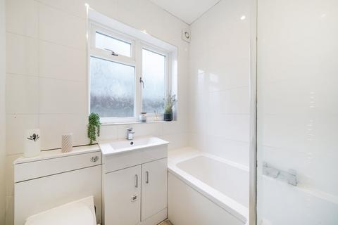 22 Rosecourt Road, Croydon, CR0 3BS