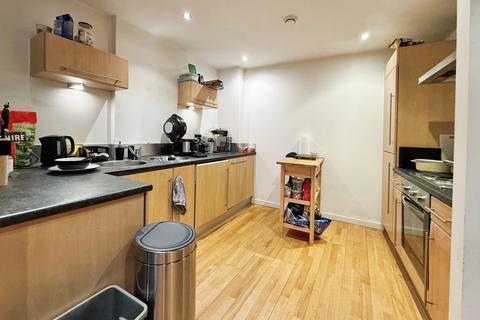 2 bedroom flat to rent, Gotts Road, Leeds, UK, LS12