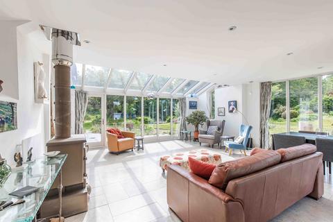 5 bedroom character property for sale, A Charming Grade II lListed Home in Suton