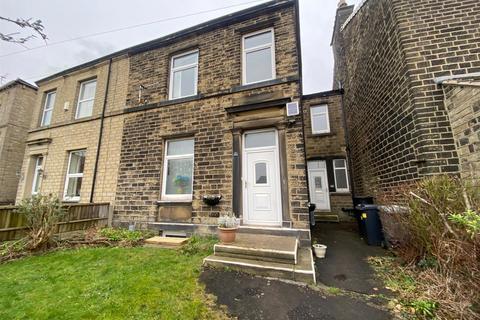 4 bedroom terraced house to rent, New Hey Road, Oakes, Huddersfield