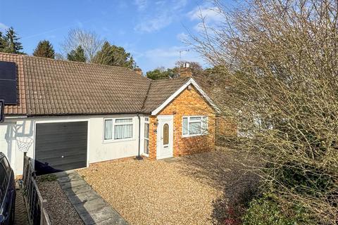 2 bedroom semi-detached bungalow for sale, Award Road, Fleet GU52