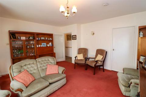 2 bedroom semi-detached bungalow for sale, Award Road, Fleet GU52