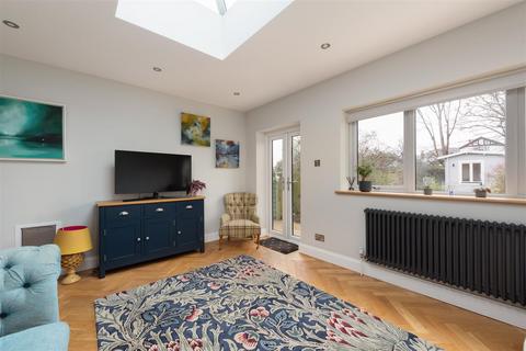 47 Pier Avenue, Whitstable, CT5 2HJ