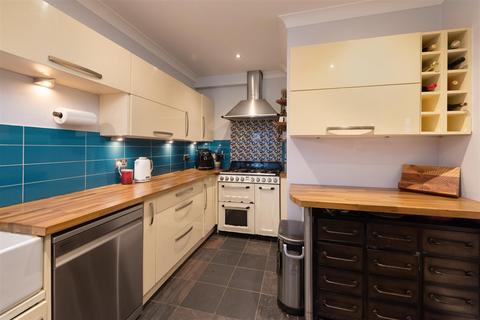 47 Pier Avenue, Whitstable, CT5 2HJ