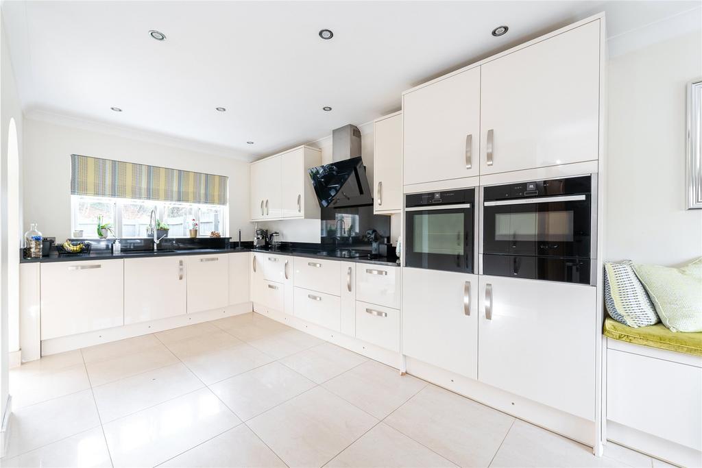Kitchen/Breakfast Rm