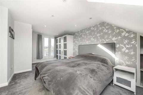 3 bedroom house for sale, Strathmore Road, Teddington TW11