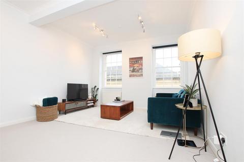 2 bedroom flat to rent, Bennett Street, Bath BA1