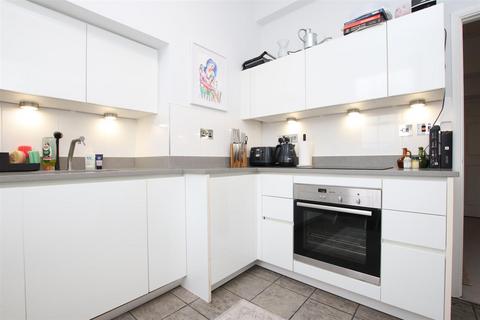 2 bedroom flat to rent, Bennett Street, Bath BA1