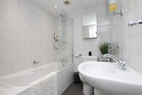 2 bedroom flat to rent, Bennett Street, Bath BA1