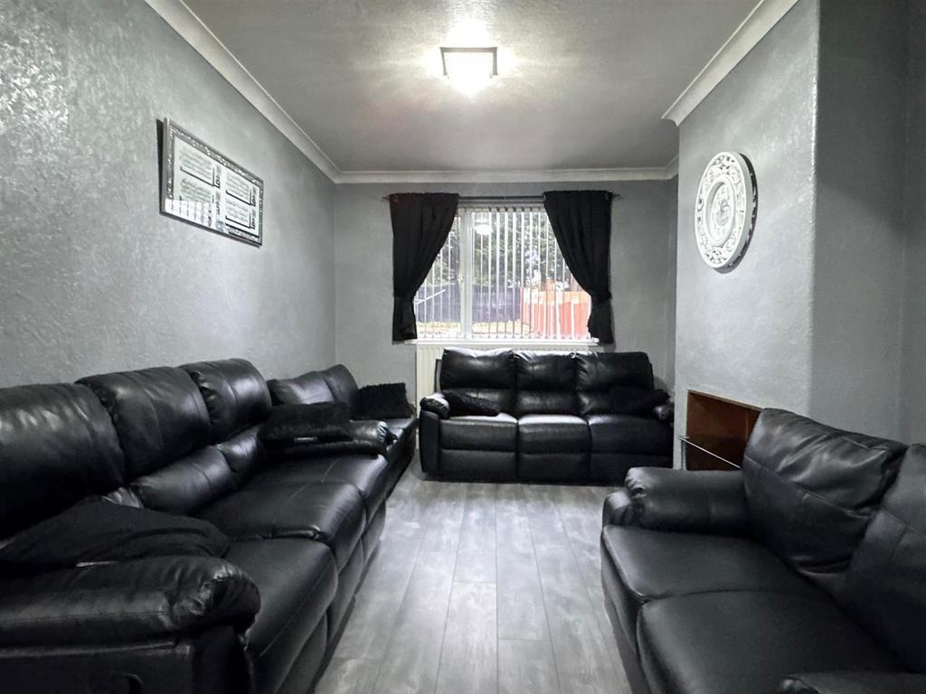 Lounge 3.jpg