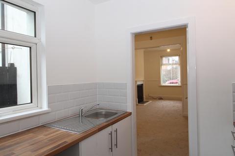 2 bedroom house to rent, Wellsted Street, Hull HU3