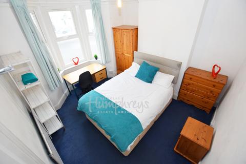 4 bedroom terraced house to rent, Lutterworth Road, Northampton NN1