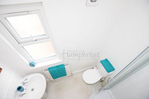 4 bedroom terraced house to rent, Lutterworth Road, Northampton NN1