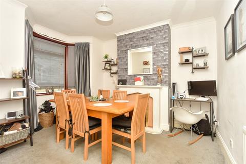 3 Wickham Terrace, Queenborough, ME11 5EP