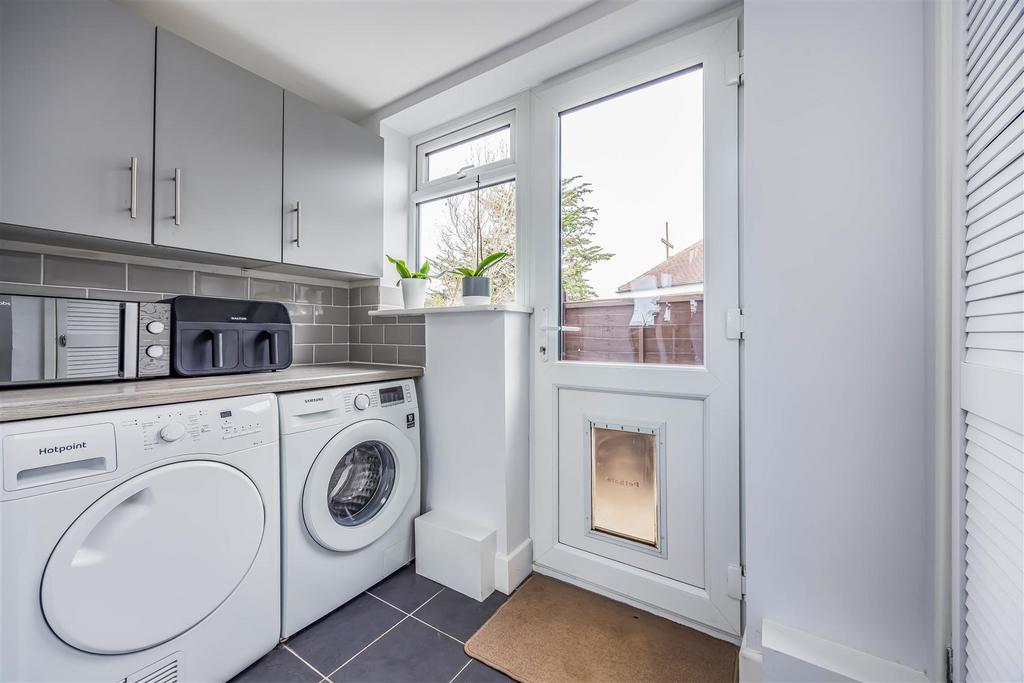 5 Culver Drive, Hayling Island-Small-Portico Market