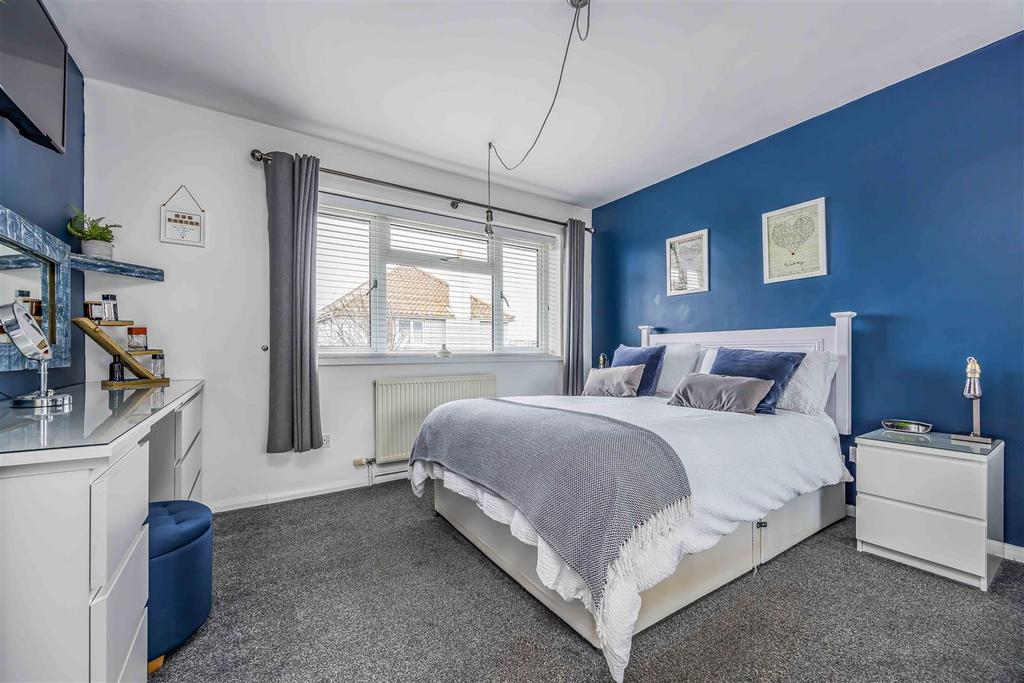 5 Culver Drive, Hayling Island-Small-Portico Market