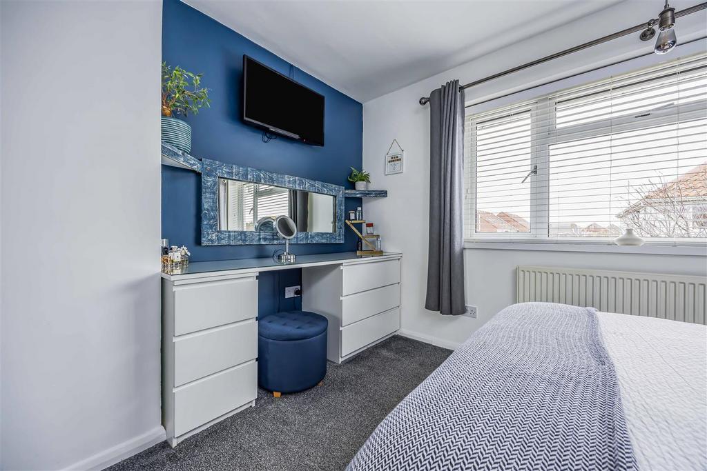 5 Culver Drive, Hayling Island-Small-Portico Market