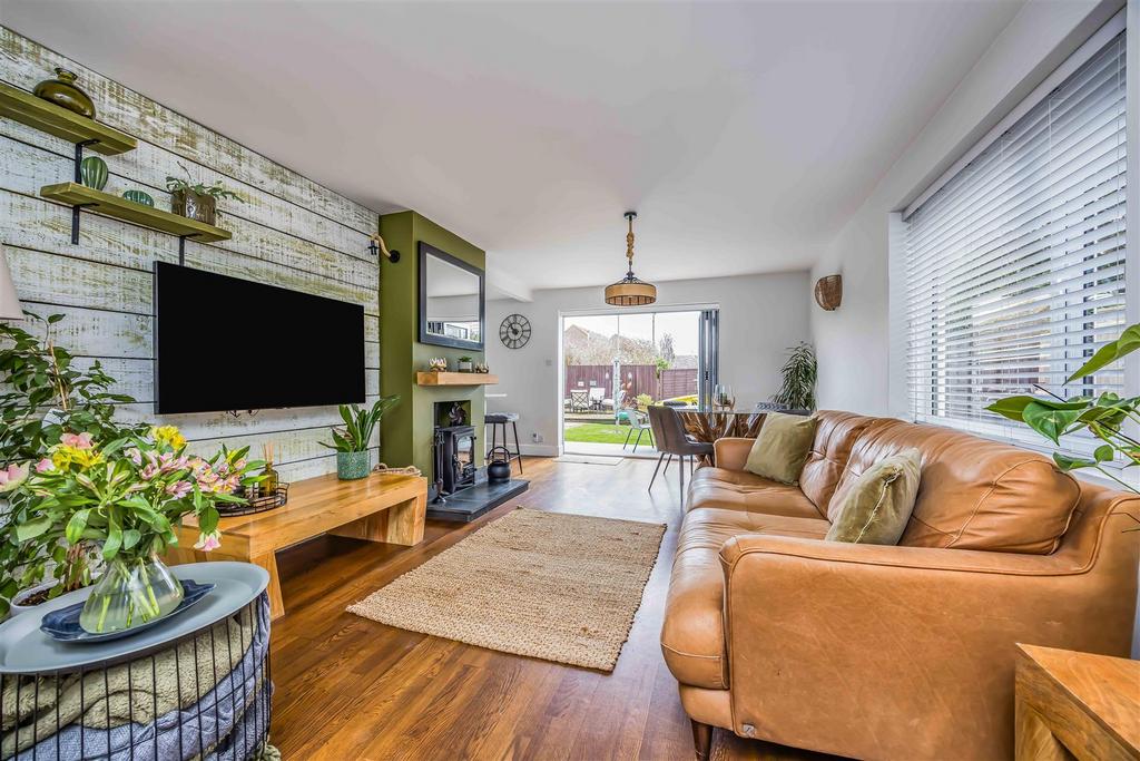 5 Culver Drive, Hayling Island-Small-Portico Market