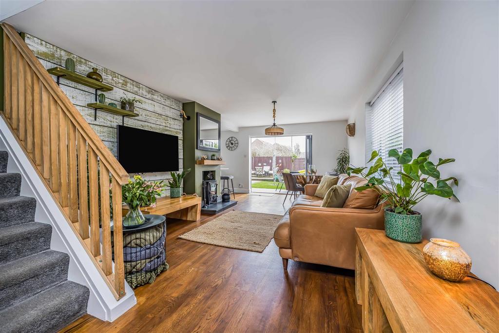 5 Culver Drive, Hayling Island-Small-Portico Market