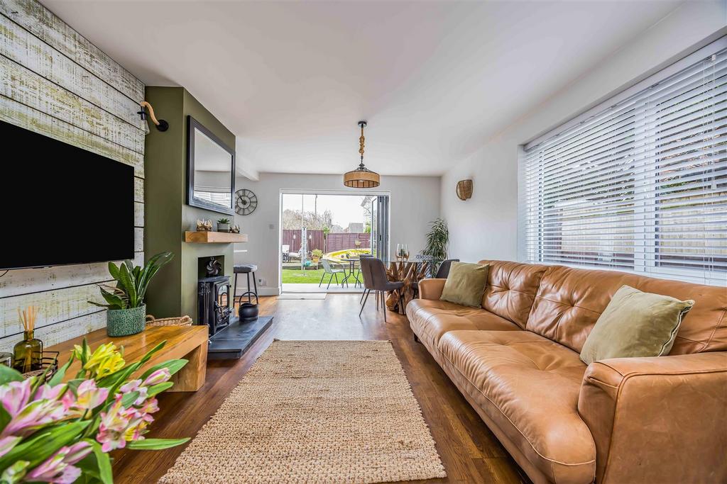 5 Culver Drive, Hayling Island-Small-Portico Market