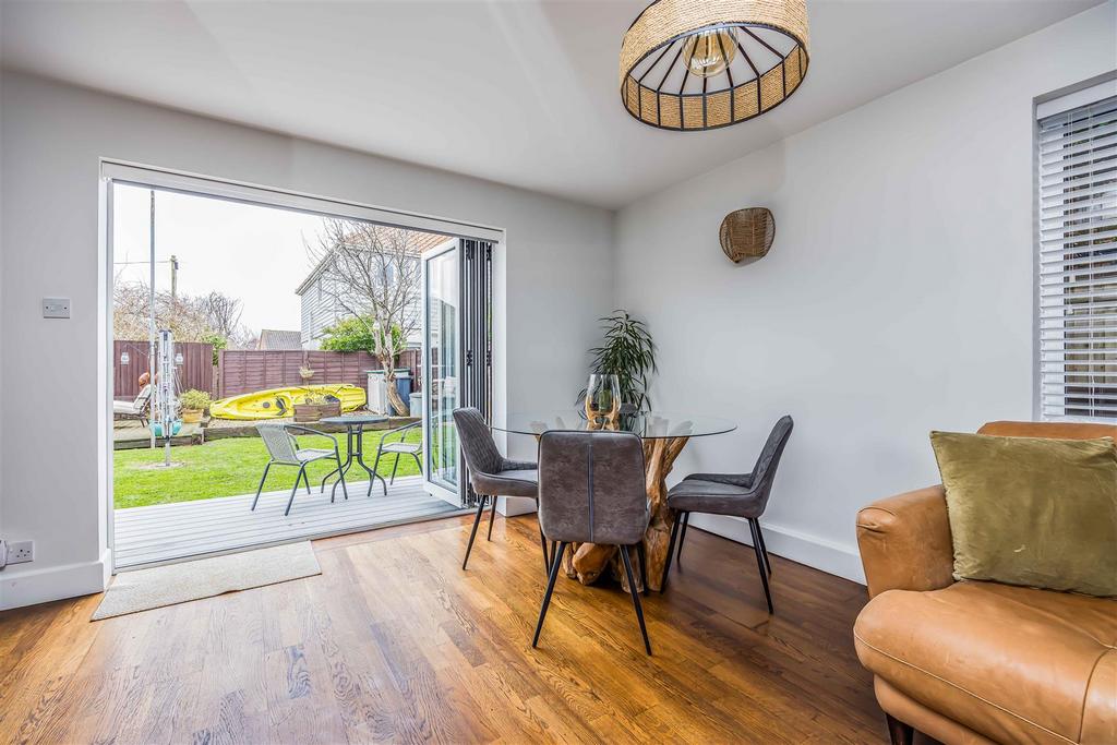 5 Culver Drive, Hayling Island-Small-Portico Market