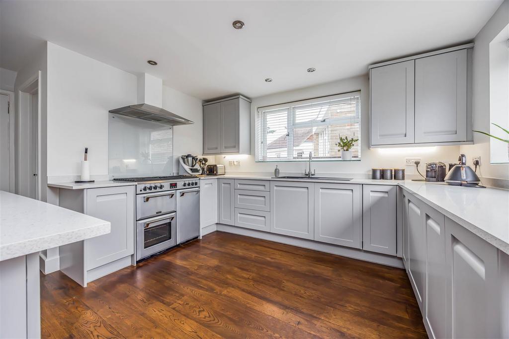 5 Culver Drive, Hayling Island-Small-Portico Market