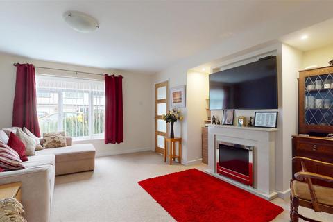 3 bedroom end of terrace house for sale, Kilbirnie Road, Whitchurch