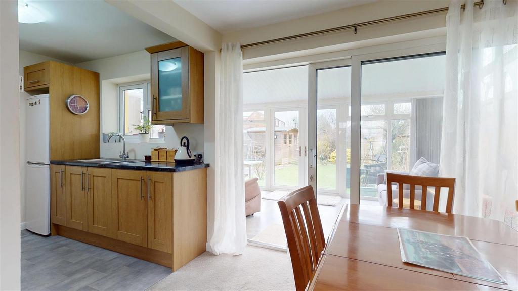 Sitting/Dining Room