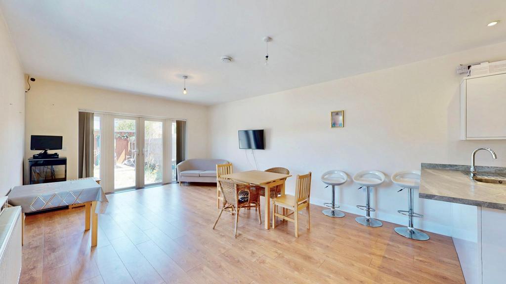 Open Plan Living Room/Kitchen