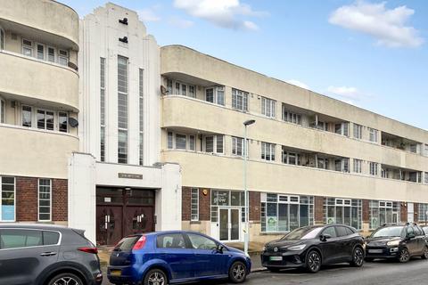 2 bedroom flat for sale, Stoke Abbott Court, Stoke Abbott Road, Worthing