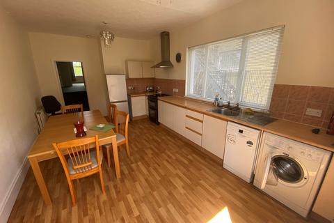 1 bedroom apartment to rent, at Lettings, 618B Kingston Road SW20