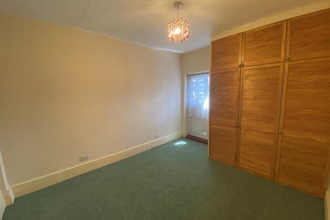 1 bedroom apartment to rent, at Lettings, 618B Kingston Road SW20