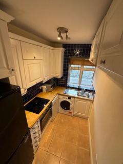 3 bedroom flat to rent, Old Brompton Road, London SW5