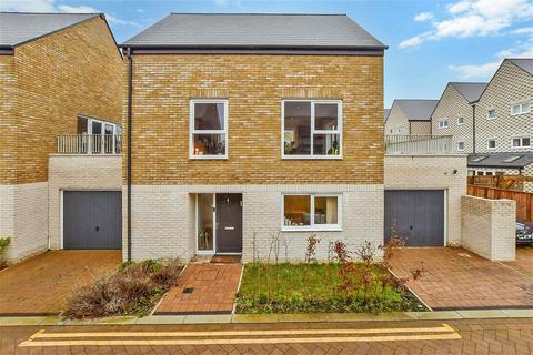 2 bedroom link detached house for sale, Spritsail Way, Rochester, Kent