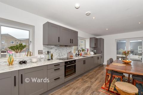 undefined, Spritsail Way, Rochester, Kent