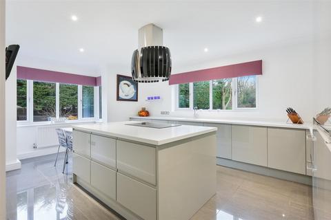 5 bedroom house for sale, Beechfield, Banstead