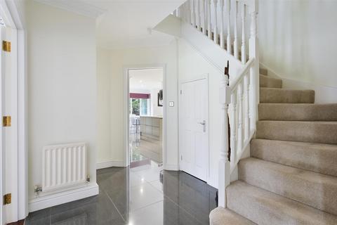 5 bedroom house for sale, Beechfield, Banstead