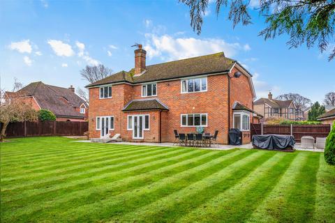 15 Beechfield, Banstead, SM7 3RG