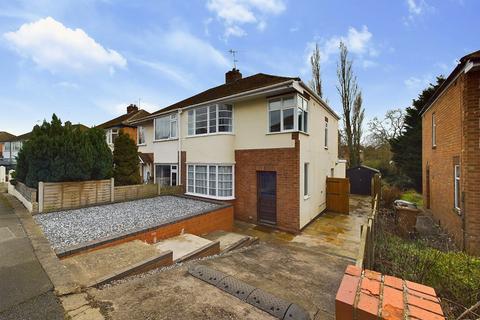 3 bedroom semi-detached house for sale, Broadway Grove, Worcester, Worcestershire, WR2