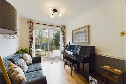 24 Broadway Grove, Worcester, WR2 5EU