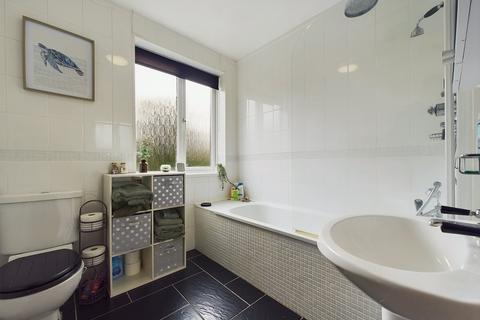 24 Broadway Grove, Worcester, WR2 5EU