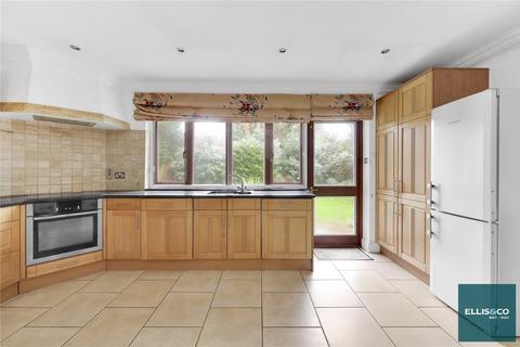 3 bedroom bungalow for sale, Kingswood Park, Finchley, London, N3