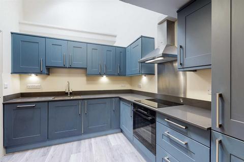 2 bedroom apartment to rent, The Square, Shrewsbury