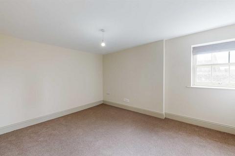 2 bedroom apartment to rent, The Square, Shrewsbury