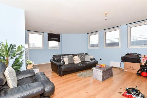 2 bedroom flat for sale, Tamar Square, Woodford Green, Essex