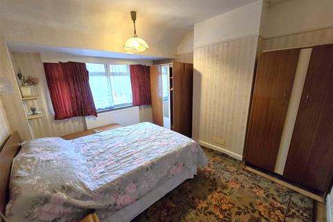 3 bedroom semi-detached house for sale, Kendal Drive, Slough, Berkshire, SL2