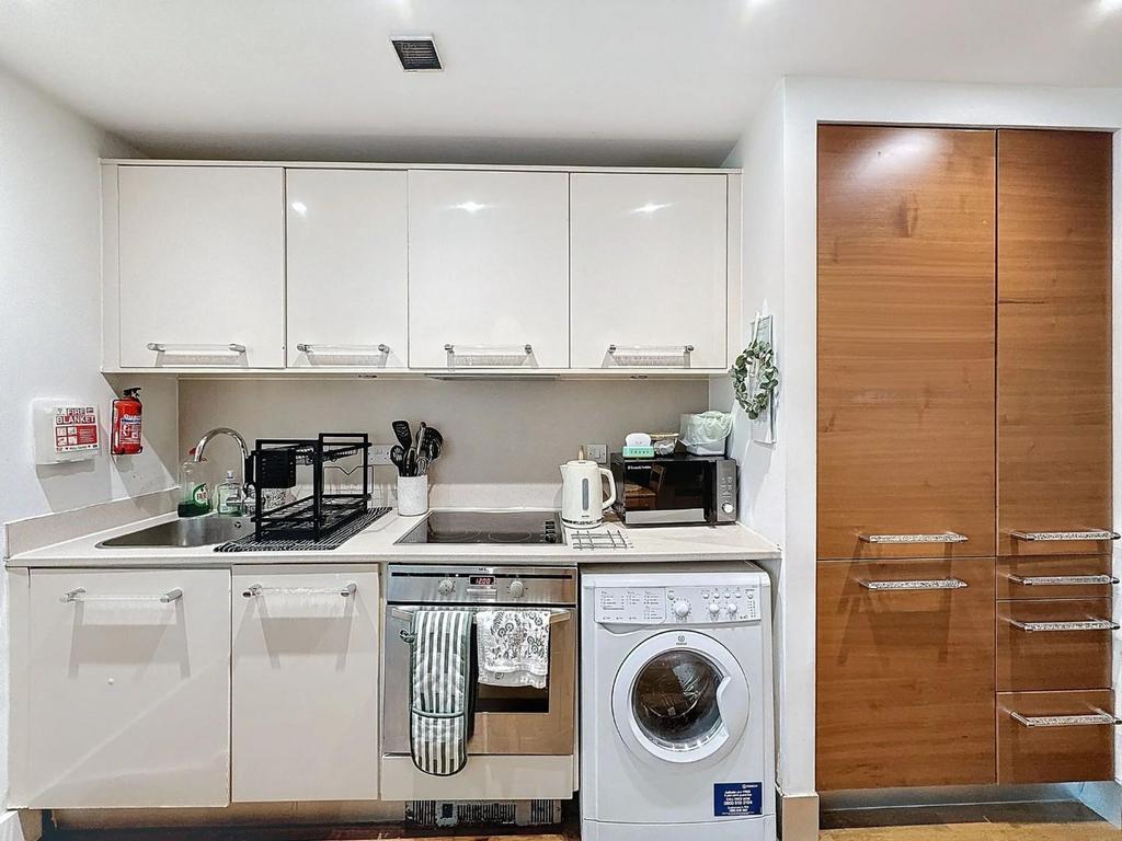 Living/Kitchen Area