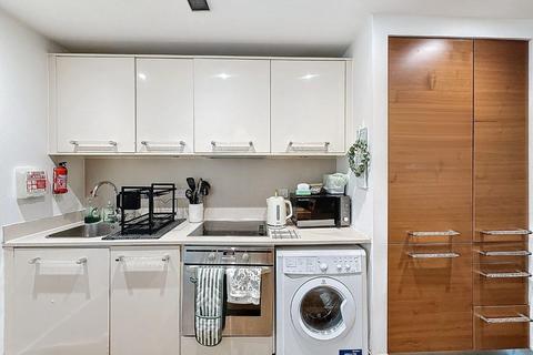 1 bedroom apartment for sale, Falcon Drive, Cardiff, CF10