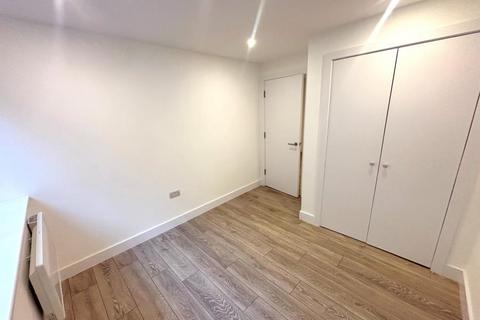 1 bedroom flat to rent, 22 Commercial Way, Woking GU21