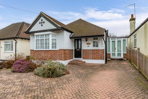 2 bedroom bungalow for sale, Woodlands Avenue, Surrey KT14